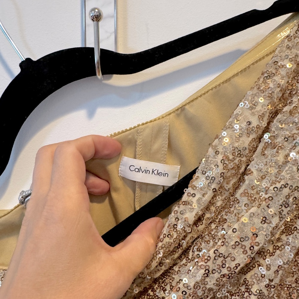 Calvin Klein Gold Sequin One-Shoulder Dress Size S - Picture 4 of 6